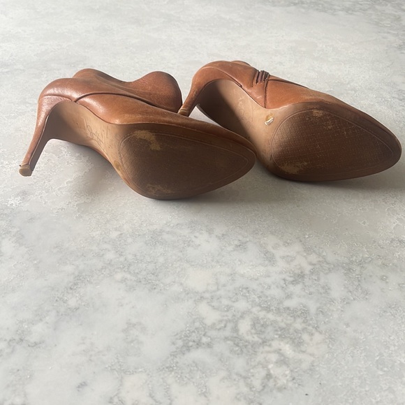 Size 7 Jessica Simpson tan leather bootie - Picture 3 of 3